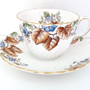 Tasse à thé et soucoupe Aynsley, tasse à thé florale, tasse à thé anglaise, tasse à thé vintage, cadeau pour elle, cadeau d&#39;anniversaire, cadeau d&#39;anniversaire, cadeau de pendaison de crémaillère