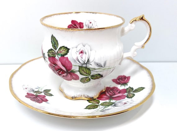 Elizabethan Teacup and Saucer, Rose Teacup, Floral Teacup, Gift for Her, Housewarming Gift, Gift for Friend, English Teacup