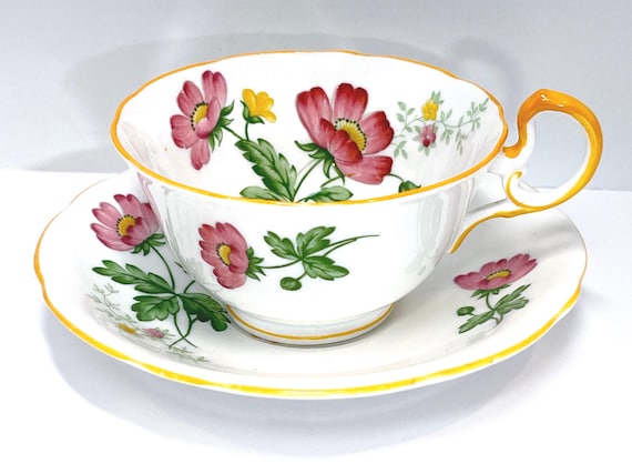Aynsley Teacup and Saucer, English Bone China Teacup, Daisy Teacup, Floral Teacup, Anniversary Gift, Gift for Her, Gift for Friend