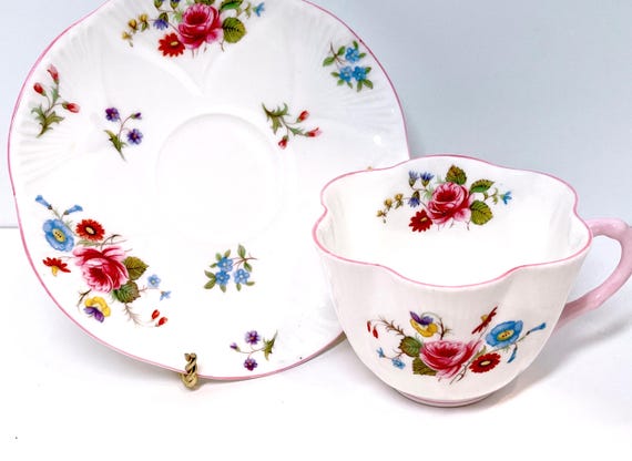 Shelley Teacup and Saucer, Rose Red Daisy Pattern, Shelley China, Floral Shelley, Housewarming Gift, Gift for Her, Birthday Gift