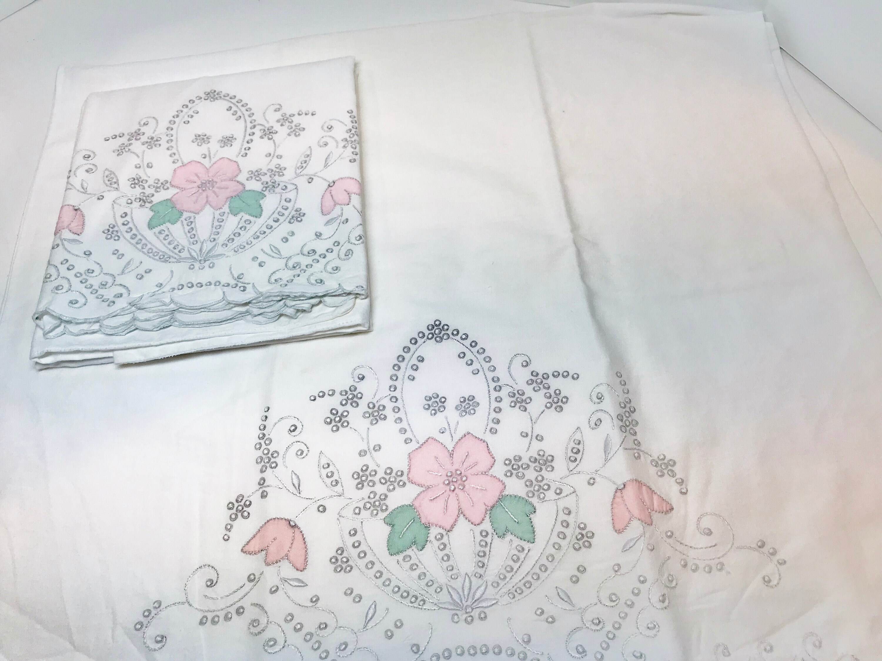 Vintage White Pillowcases, Flowered Applique Cases with French Knots