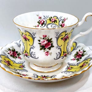 Royal Albert Teetasse und Untertasse: Love Story 'Suzanne' Bone China
