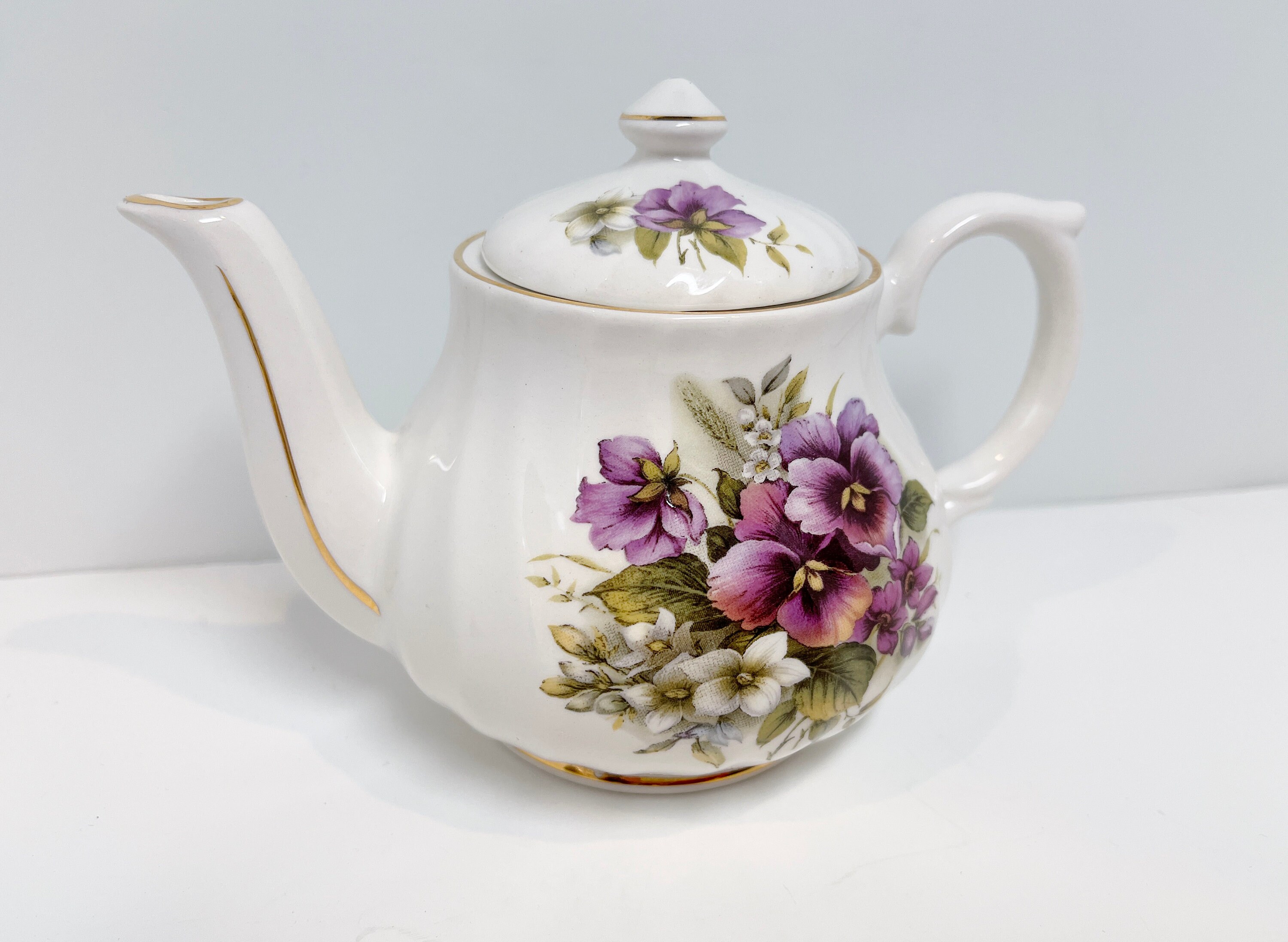 Pansy Teapot for One, Crown Dorset Teapot, 14 ounce teapot, 2 Cup Teapot, Vintage Teapot, Floral