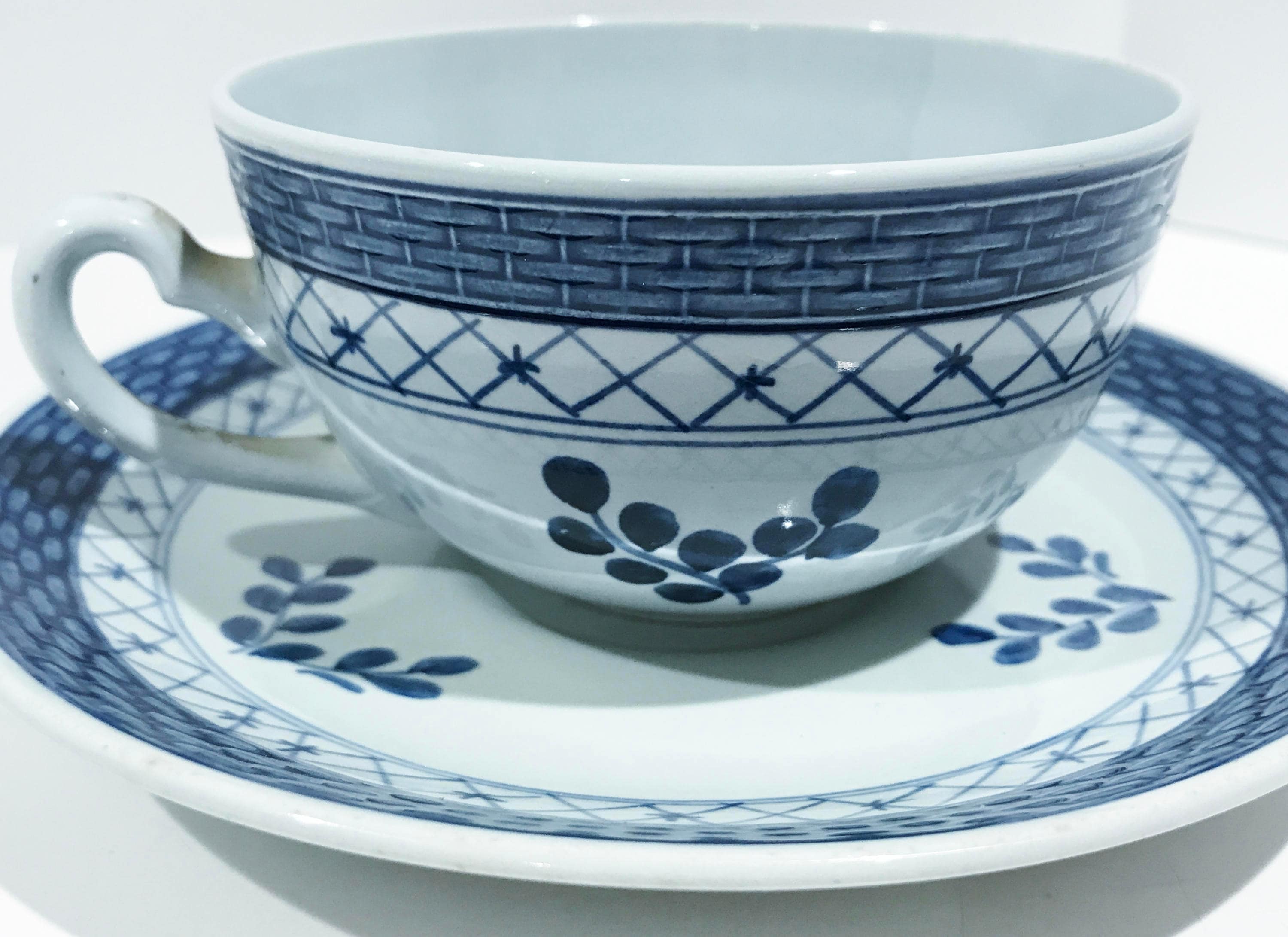 pros and cons of dating in college