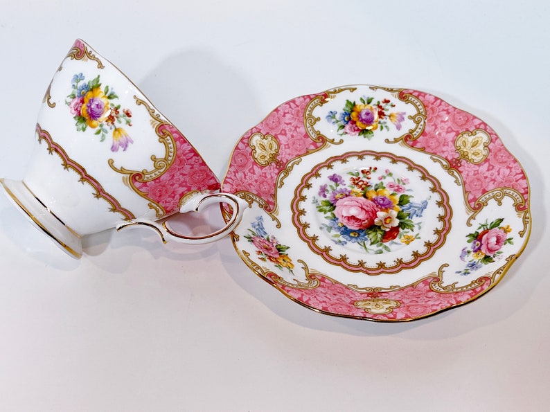 THÉIÈRE ROYAL ALBERT Collection Lady Carlyle EUR 500,00 - FR