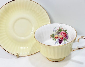 Tasse à thé et soucoupe Royal Standard , tasse à thé florale , tasse à thé jaune , cadeau de pendaison de crémaillère pour elle , cadeau d'un ami , cadeau de remerciement