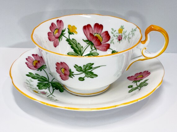 Aynsley Teacup and Saucer, English Bone China Teacup, Daisy Teacup, Floral Teacup, Anniversary Gift, Gift for Her, Gift for Friend