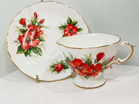 Oakley Teacup and Saucer, Hibiscus Pattern, Floral Teacup, Anniversary Gift, Gifts for Her, Birthday Gift, Vintage Tea Cup