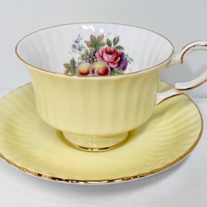 Royal Standard theekopje en schotel bloemen theekopje geel theekopje vintage theekopje fruit theekopje bloemen theekopje cadeau voor haar