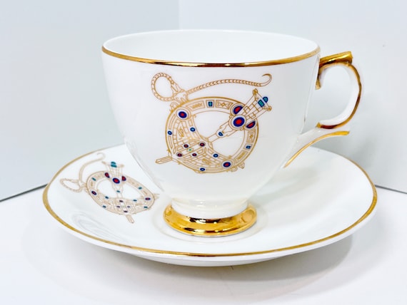 Royal Tara Irish Bone China Tea Cup and Saucer: Tara Brooch Pattern