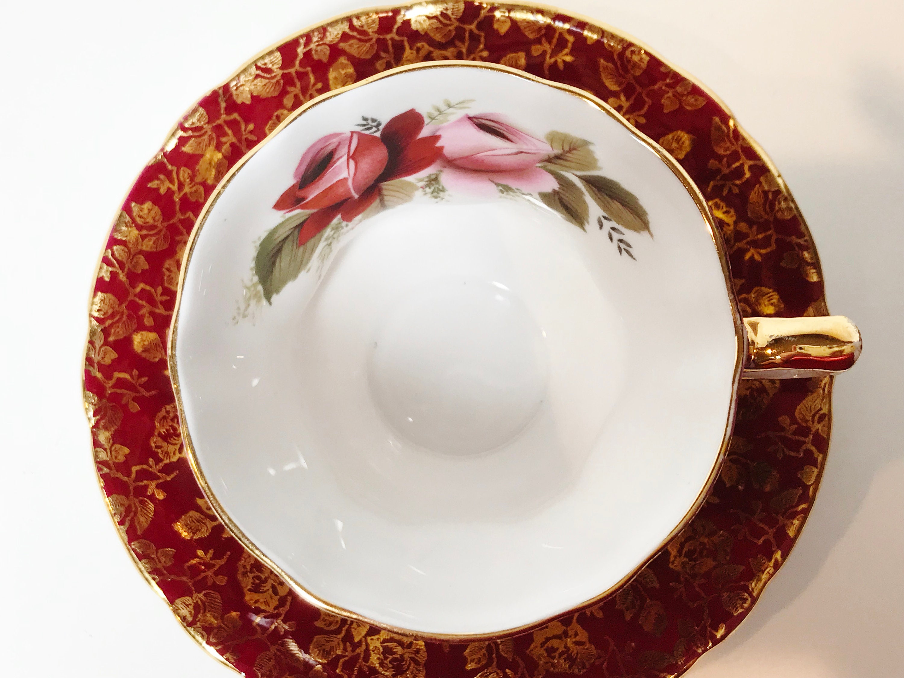 Royal Windsor Tea Cup and Saucer, Red Gold Tea Cups, Tea Cups Vintage