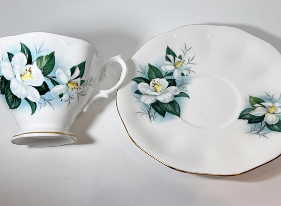 Royal Albert Tea Cup and Saucer , Floral Tea Cup , White Flower Teacup , Vintage Teacup ,  Malvern Shape