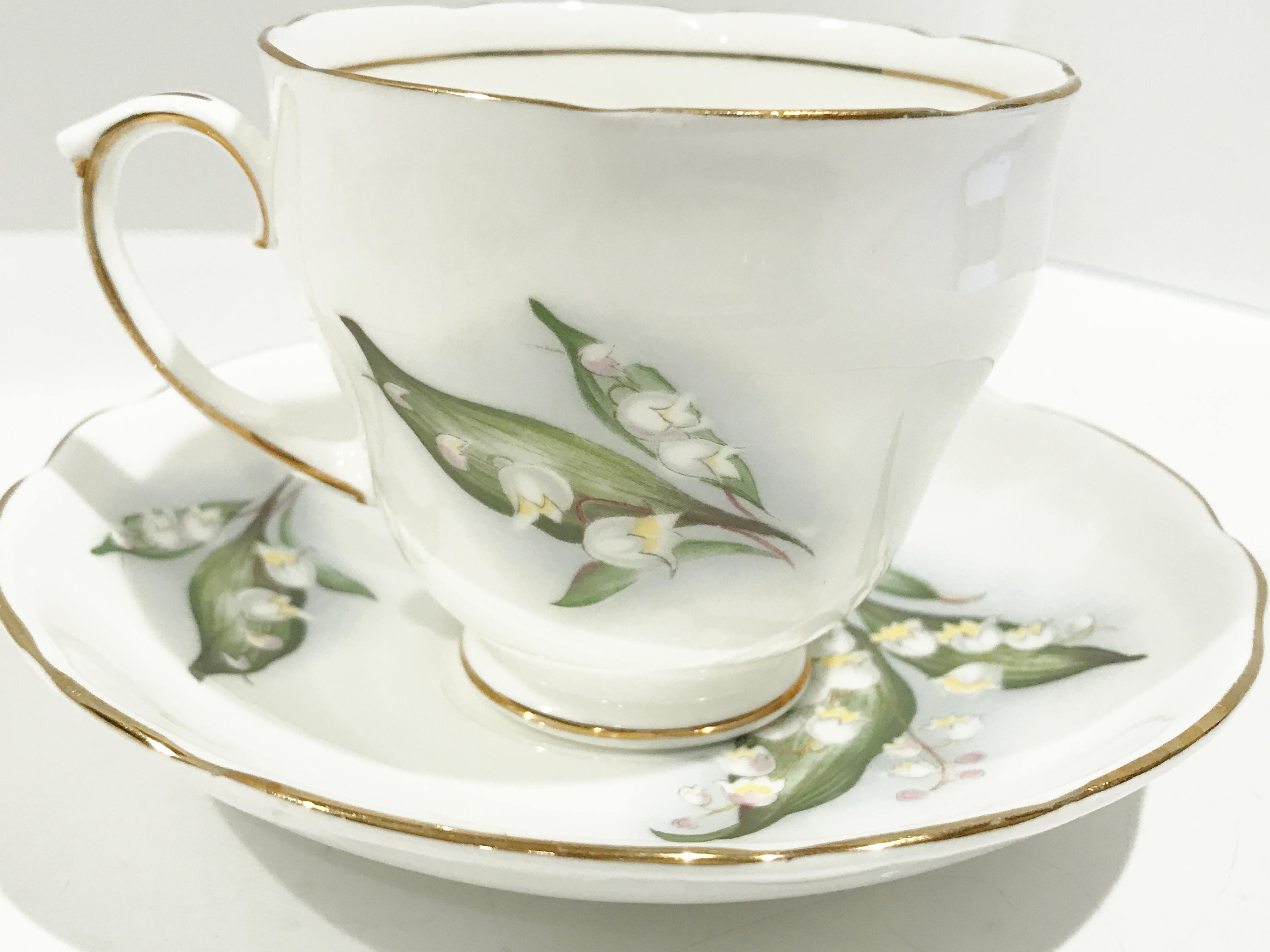 Duchess Tea Cup and Saucer, Lily Tea Cups, English Bone China Cups, Tea Cups Vintage, Antique