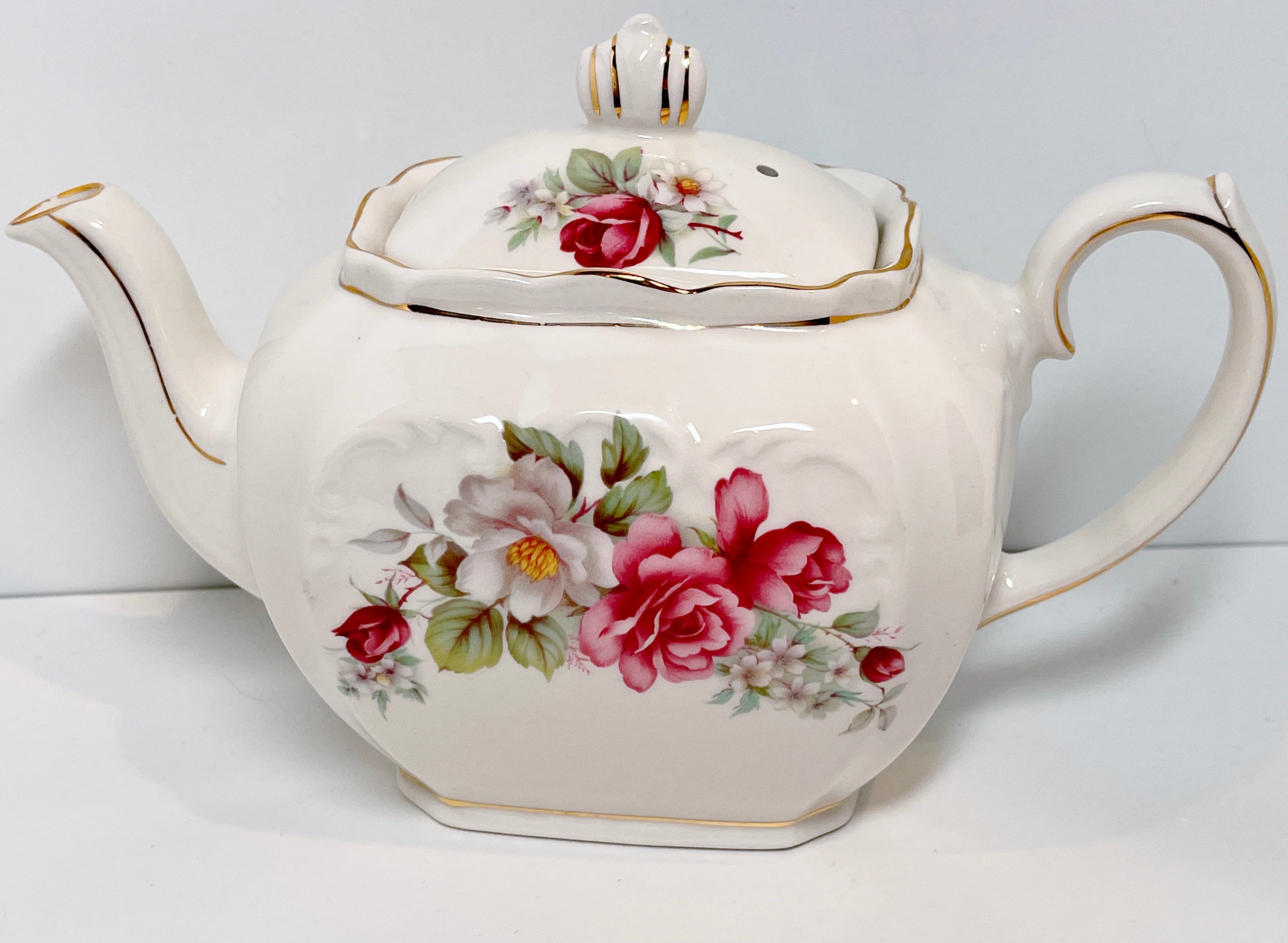Windsor Teapot 28 ounce teapot 4 Cup Teapot Roses Teapot Vintage Windsor Teapot 28 ounce teapot 4 Cup Teapot Roses Teapot Vintage