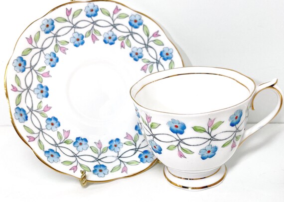 Vintage Royal Albert Teacup and Saucer: 1930s Daisy Chain Bone China