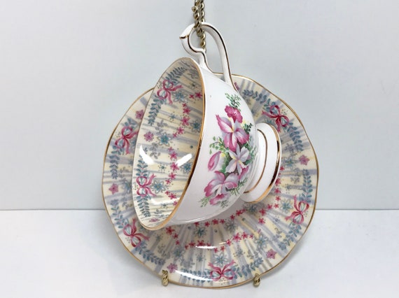 Royal Bridal Gown Teacup, Queen Anne Cup, Ribbon Tea Cup, Antique Tea Cup Vintage, Bow Tea Cup, Gift for Her, Anniversary Gift