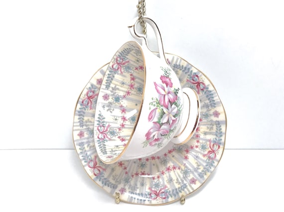 Royal Bridal Gown Teacup, Queen Anne Cup, Ribbon Tea Cup, Antique Tea Cup Vintage, Bow Tea Cup, Gift for Her, Anniversary Gift
