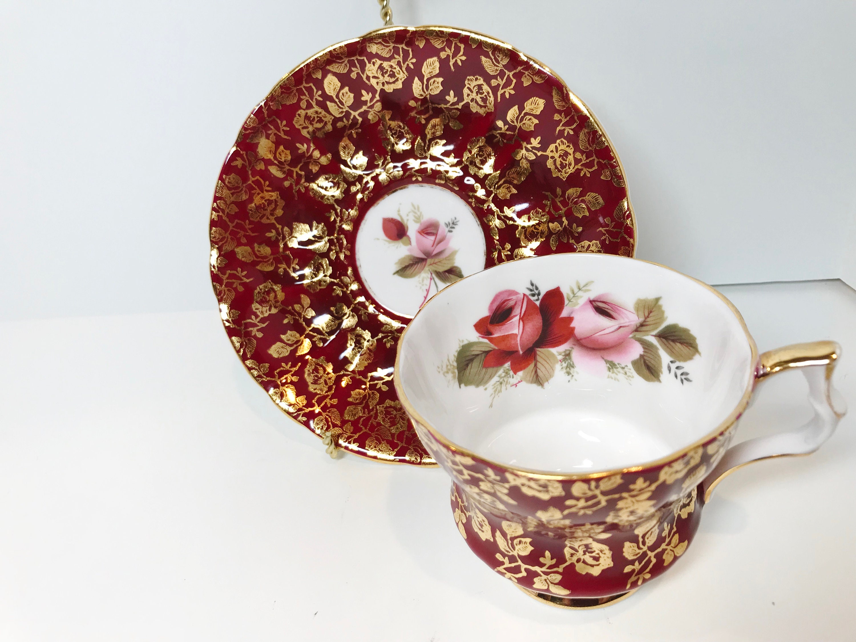 Royal Windsor Tea Cup and Saucer, Red Gold Tea Cups, Tea Cups Vintage