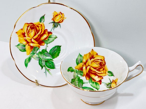 Yellow Rose Collingwoods Tea Cup and Saucer , Golden Rose Pattern , Tea Cup Vintage , English Bone China , Yellow Rose Tea Cup