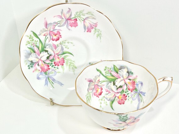 Roslyn Teacup and Saucer, Orchid Teacup, Sweet Romance Pattern, English Teacup,   Floral Teacup. Gift for Her, Anniversary Gift