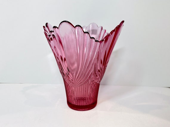 Gorgeous Fenton Vase ,  Signed Fenton Glass , 7 inch Vase , Glass Vase