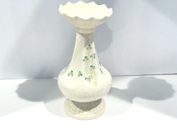 Belleek: Shamrock Island Vase