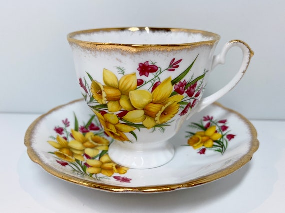 Imperial Teacup and Saucer, Yellow Jonquils Daffodils Cup, Antique Tea Cups, Vintage Tea Party, English Teacups, Floral Tea Cups