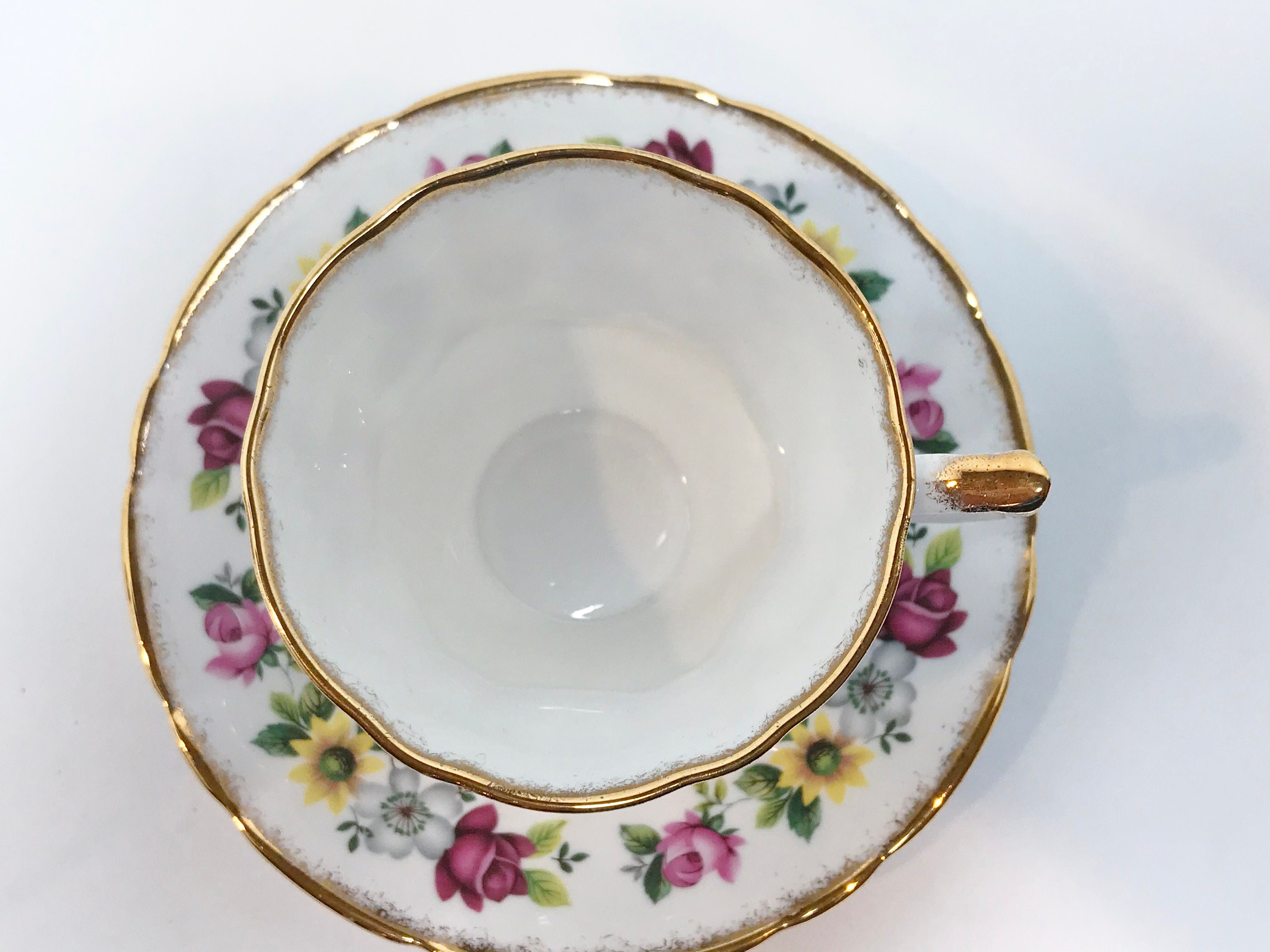 Royal Windsor Teacup and Saucer, Floral Tea Cups, Tea Cups Vintage ...