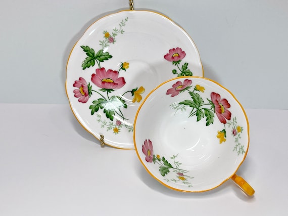 Aynsley Teacup and Saucer , Tea Cup Vintage English Bone China Teacup ,  Daisy Teacup , Teatime Teacup , Aynsley Floral Teacup