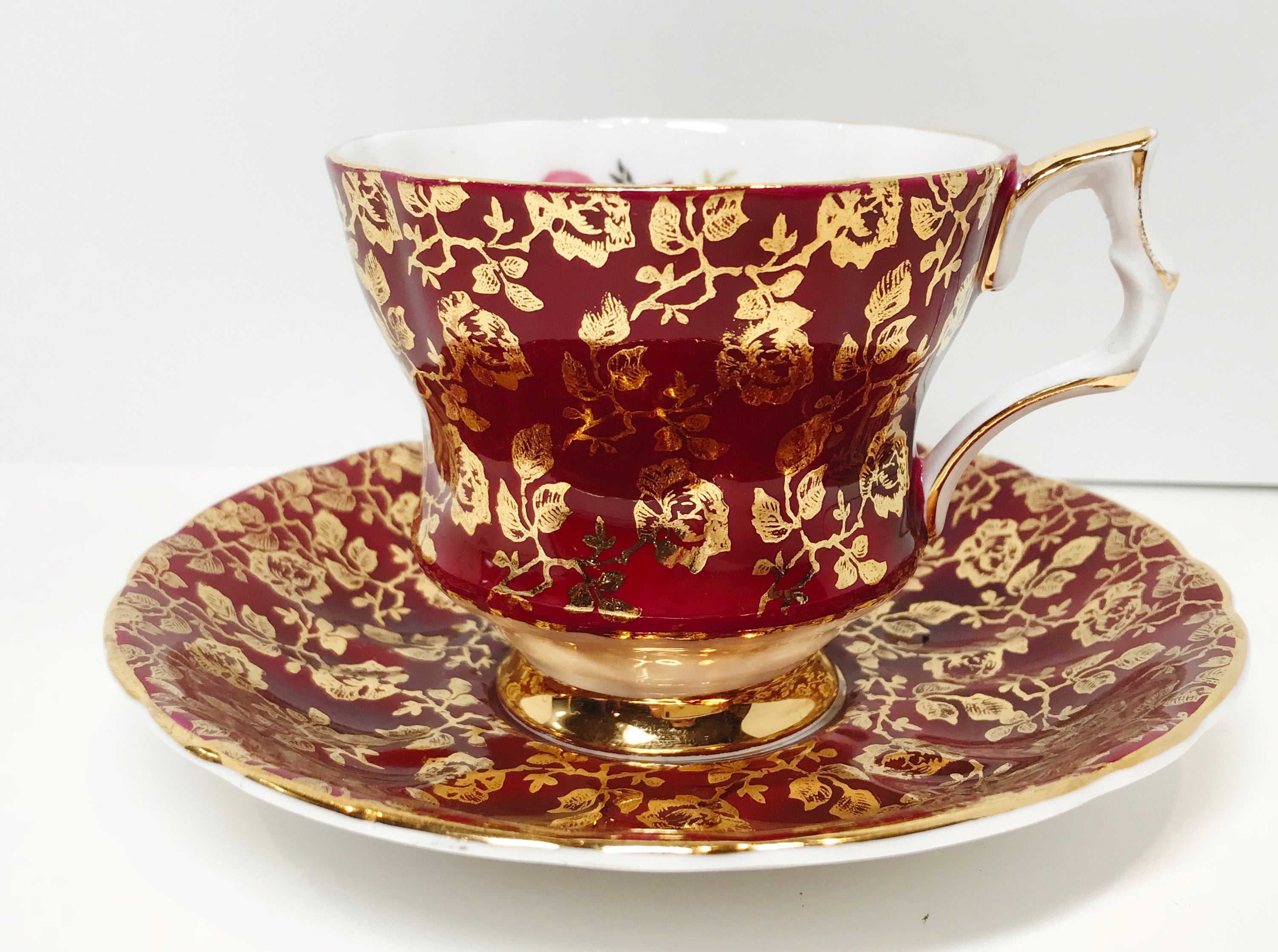 Royal Windsor Tea Cup and Saucer, Red Gold Tea Cups, Tea Cups Vintage