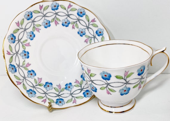 Royal Albert Teacup and Saucer, Vintage Teacup, Housewarming Gift, Floral Teacup, Gift for Her, Gift for Friend, Anniversary Gift