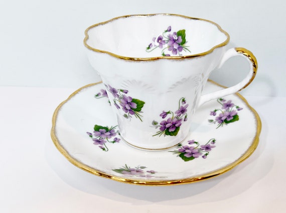 Friendship Gift , Elizabethan Teacup , Violet Tea Cup ,  English Bone China Cup , Housewarming Gift for Her , Floral Teacup , Vintage Teacup