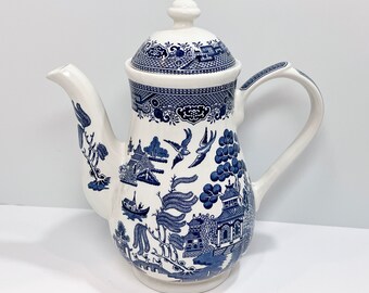 Churchill Teapot , Blue Willow Teapot ,  Blue White Teapot , Blue White Ware , Churchill England , Housewarming Gift for Her