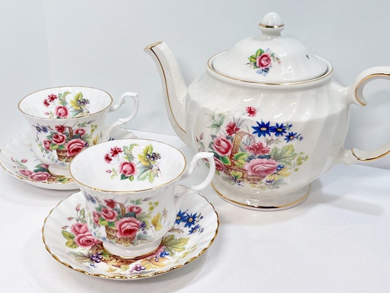 Tea Set, Windsor Teapot , Royal Albert Teacup , Tea for Two , Vintage Teapot , Floral Teapot , Housewarming Gift for Her , Anniversary Gift