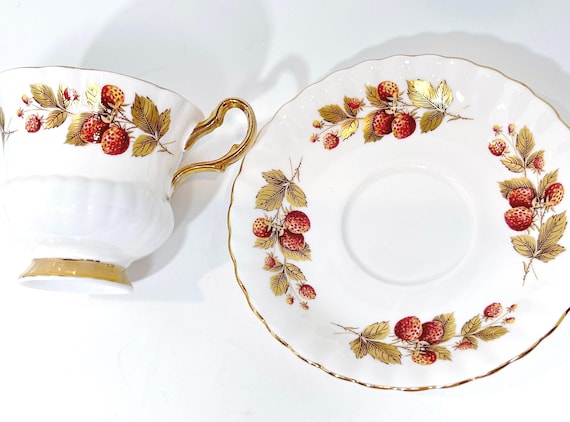 Strawberry Teacup , Royal Imperial Teacup, Afternoon Tea, Gift for Her, Hostess Gift, English Teacup, Gift for Friend