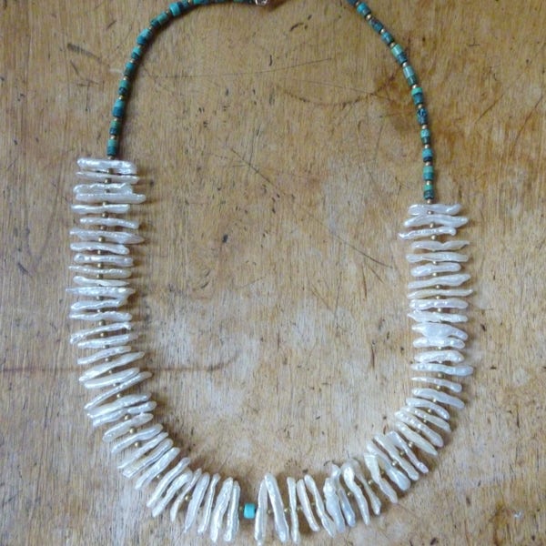 Collier en perles de turquoise, bronze et nacre Heishi