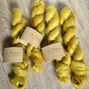 Handgefärbtes Baby-Suri mit Maulbeerseide, Brushed Suri Dream, Messing