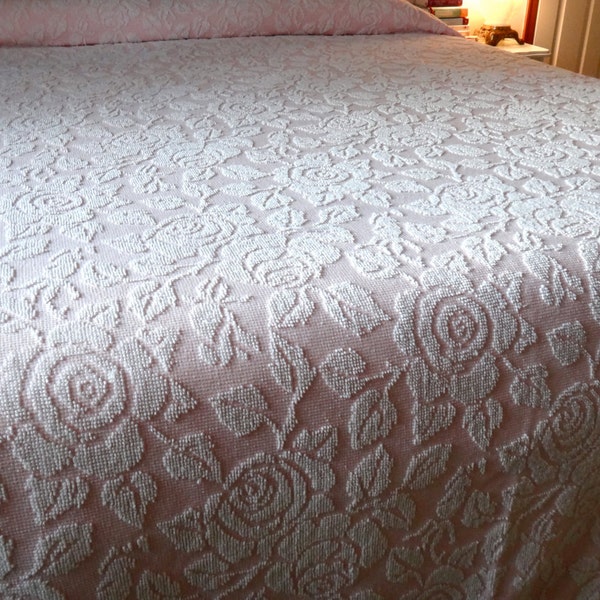Vintage Chenille Bedspread Elegant Fieldcrest Cottage Chic Pink and White Roses with Ball Fringe Twin