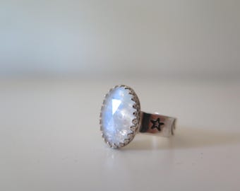 Rainbow Moonstone silver ring|US 7|Gift for her|Mystic gemstone|June birthstone|Stars and moon ring band|Silver moonstone ring|Celestial