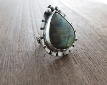 Teardrop flashy Labradorite sterling silver antique finish ring|Magical iridescence|Gift ring for her|Protection|Rustic gold green stone