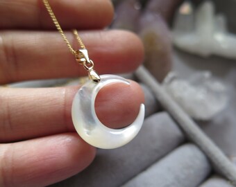 White mother of Pearl crescent moon pendant on gold filled chain|Jewelry for her|Gift idea necklace|Double horn|Wicca moon|Shell moon|Luna