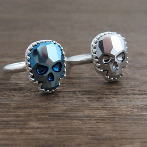 Metallic blue|Silver sparkling Swarovski crystal skull ring set on sterling silver|Gift for her|Solitaire Halloween ring|Memento mori|Her
