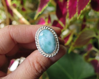 Ovale sterlingzilveren larimarring|VS 6,75|Brede zilveren band|Dominicaanse larimarring|Cadeau voor haar|Zilveren ring|Blauwe larimar|Edelsteenring|