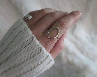 Sterling silver hollow oval simple ring|Minimalist infinity ring|Sturdy classy oval ring|In style ring for her|Birthday gift|Everyday ring