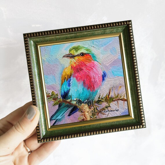 ライラックニシブッポウソウの油絵（原画）、青い額縁付き、4×4インチ