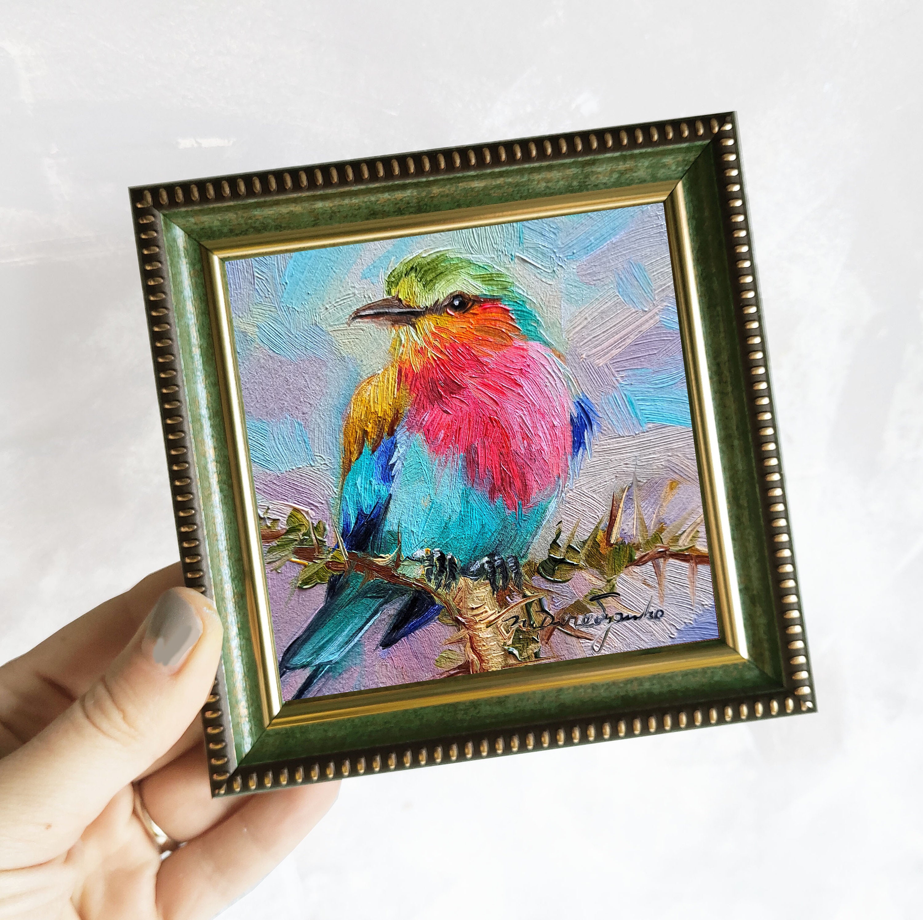 ライラックニシブッポウソウの油絵（原画）、青い額縁付き、4×4インチ