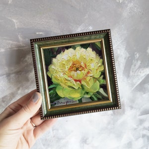 Peinture à l'huile de pivoine originale encadrée 4x4, Petite peinture à l'huile miniature de fleur jaune, Peinture à l'huile florale Cadeau d'anniversaire pour grand-mère 4x4 green frame