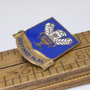 Vintage WWII Sustineo Alas World War II Army Air Force Sustain the Wings Enamel Pin Dark Blue Enamel White & Gold Nice Airman Collectible!