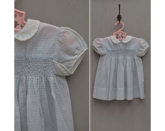 robe vintage pour bébé fille, adorable robe bleue à smocks des années 50/60, joli nylon à carreaux bleu pâle et smocks devant, mariage/baptême