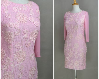 Vintage Dress, 1960's Pink Lace Cocktail Dress, Girlie Barbie pink summer Shift Dress, 60's Mod dress, Fitted mini dress, Floral design